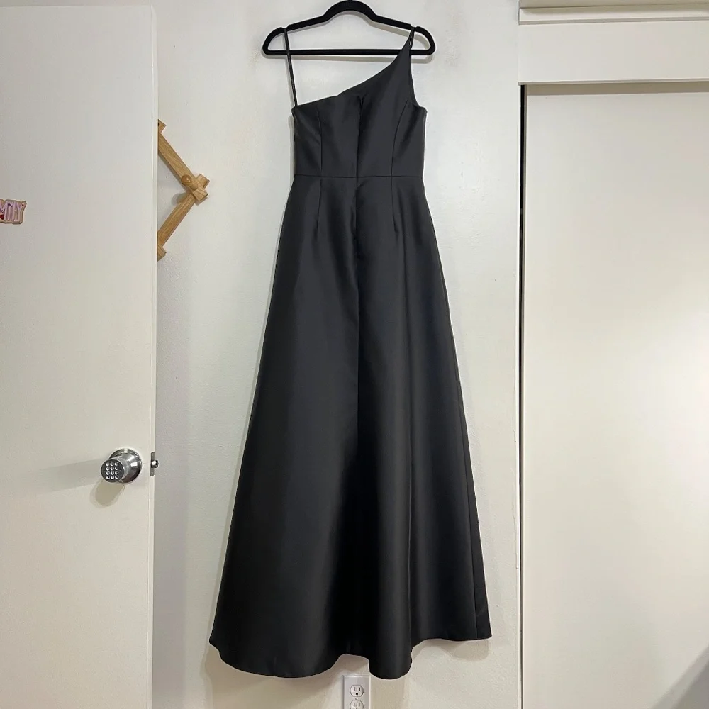 NEW Alfred Sung D831 One Shoulder Draped Front Satin Gown Black size 2